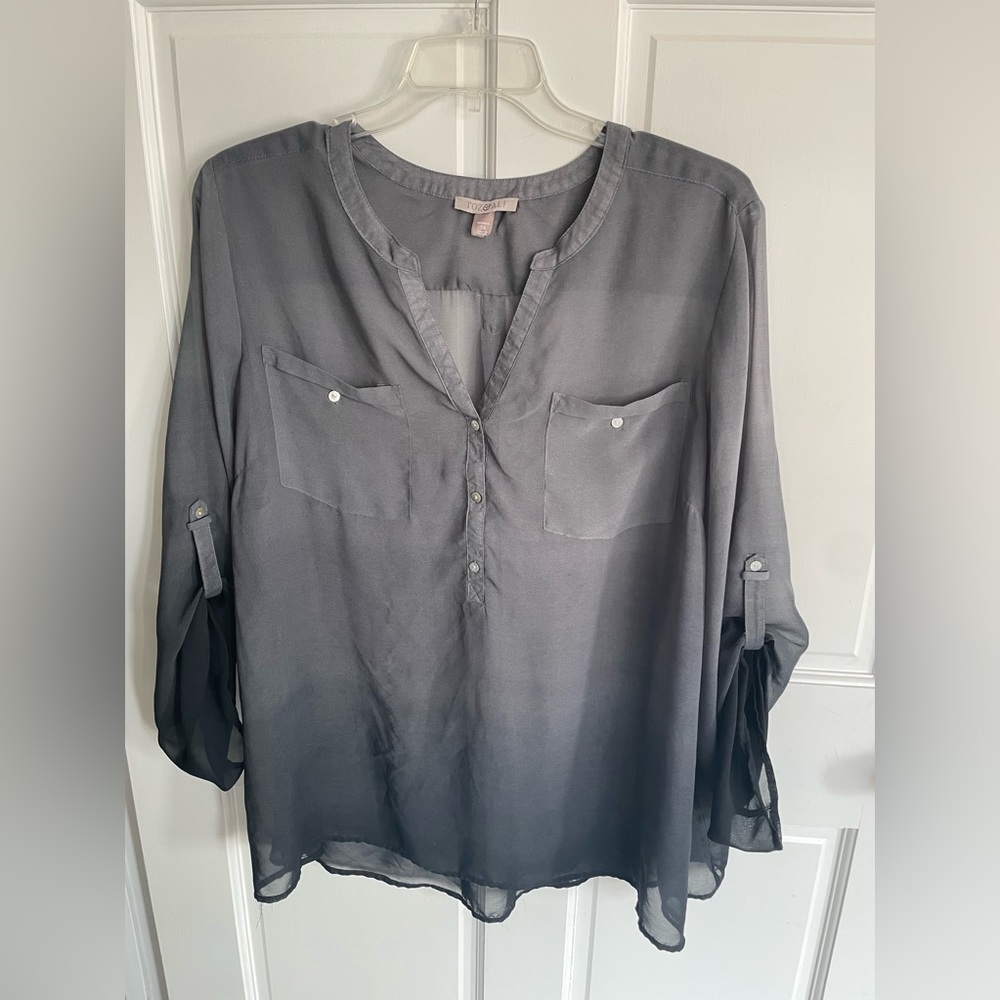 Roz & Ali ombre gray top.